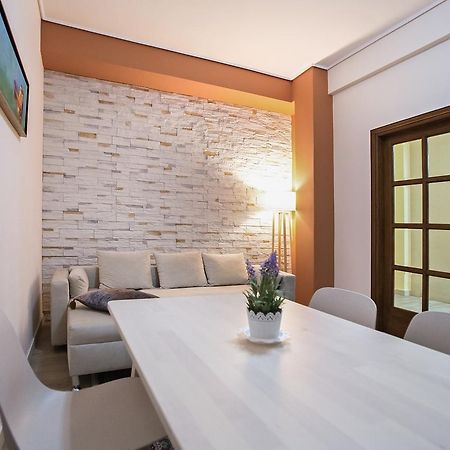 Paradise Apartment In Peiraiki พีเรียส ภายนอก รูปภาพ