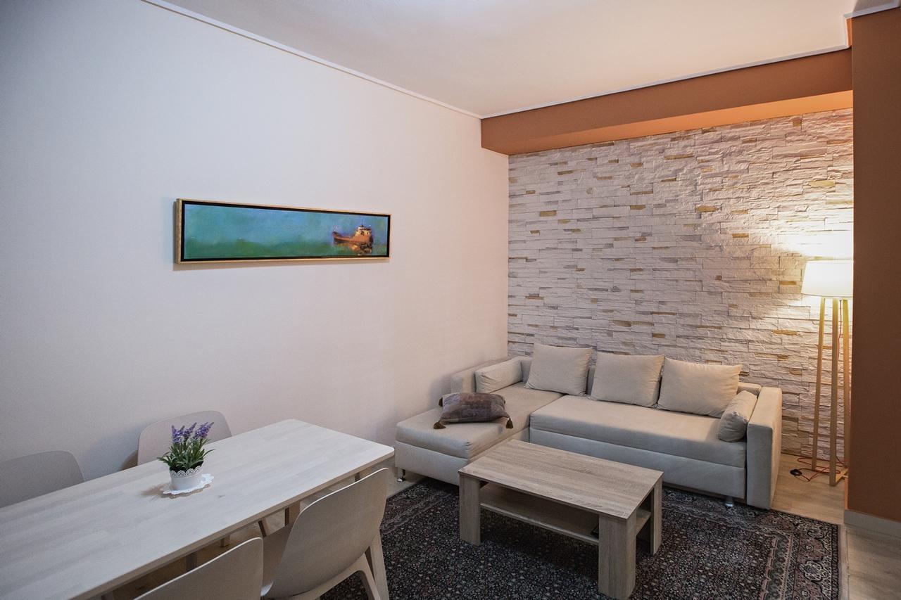 Paradise Apartment In Peiraiki พีเรียส ภายนอก รูปภาพ