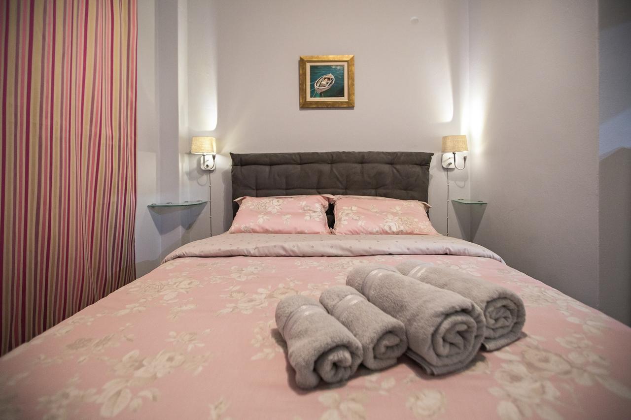 Paradise Apartment In Peiraiki พีเรียส ภายนอก รูปภาพ